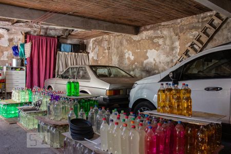 Casa à venda com 107m², 2 quartos e 4 vagas Casa à venda com 107m², 2 quartos e 4 vagasGaragem