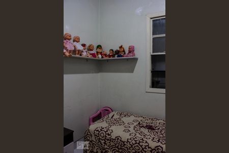 Casa à venda com 107m², 2 quartos e 4 vagas Casa à venda com 107m², 2 quartos e 4 vagasQuarto