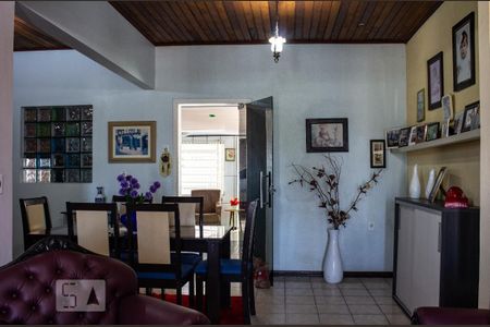 Sala de Jantar de casa à venda com 2 quartos, 107m² em Guajuviras, Canoas