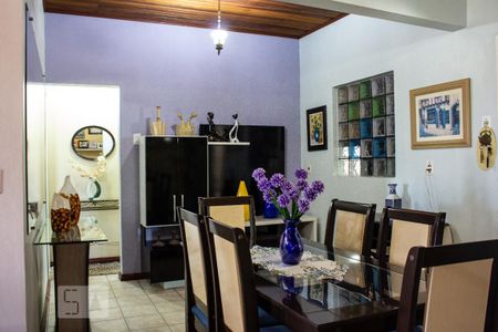 Casa à venda com 107m², 2 quartos e 4 vagas Casa à venda com 107m², 2 quartos e 4 vagasSala de Jantar