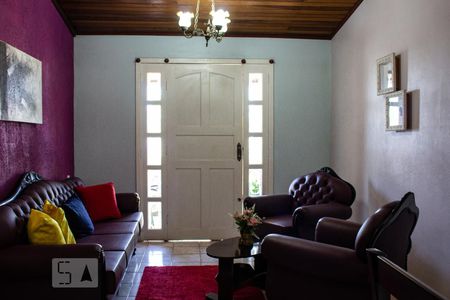 Sala de Estar de casa à venda com 2 quartos, 107m² em Guajuviras, Canoas