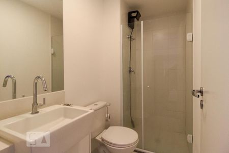 Banheiro de kitnet/studio para alugar com 1 quarto, 38m² em Liberdade, São Paulo