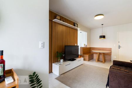 Sala de apartamento para alugar com 1 quarto, 50m² em Jardim Europa, São Paulo