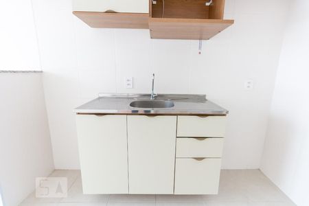 Cozinha de kitnet/studio para alugar com 1 quarto, 31m² em Vila Ema, São Paulo