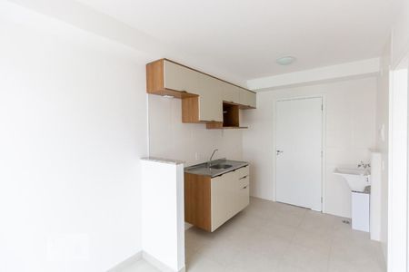 Sala/Cozinha de kitnet/studio para alugar com 1 quarto, 31m² em Vila Ema, São Paulo