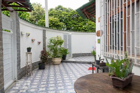 Casa à venda com 130m², 3 quartos e sem vaga Casa à venda com 130m², 3 quartos e sem vagaQuintal