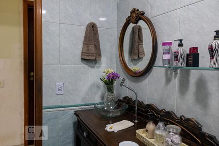 Casa à venda com 130m², 3 quartos e sem vaga Casa à venda com 130m², 3 quartos e sem vagaBanheiro do Corredor