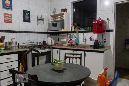 Casa à venda com 130m², 3 quartos e sem vaga Casa à venda com 130m², 3 quartos e sem vagaCozinha