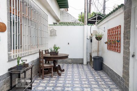 Casa à venda com 130m², 3 quartos e sem vaga Casa à venda com 130m², 3 quartos e sem vagaQuintal