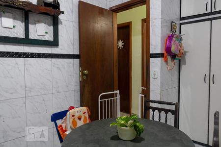 Casa à venda com 130m², 3 quartos e sem vaga Casa à venda com 130m², 3 quartos e sem vagaCozinha