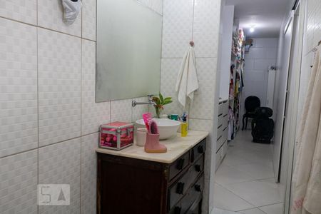 Casa à venda com 130m², 3 quartos e sem vaga Casa à venda com 130m², 3 quartos e sem vagaBanheiro da Suíte