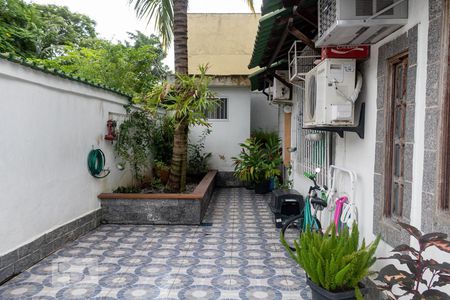 Casa à venda com 130m², 3 quartos e sem vaga Casa à venda com 130m², 3 quartos e sem vagaQuintal