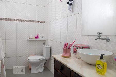 Casa à venda com 130m², 3 quartos e sem vaga Casa à venda com 130m², 3 quartos e sem vagaBanheiro da Suíte