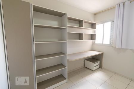 Quarto 1 de apartamento para alugar com 2 quartos, 55m² em Samambaia Norte (samambaia), Brasília