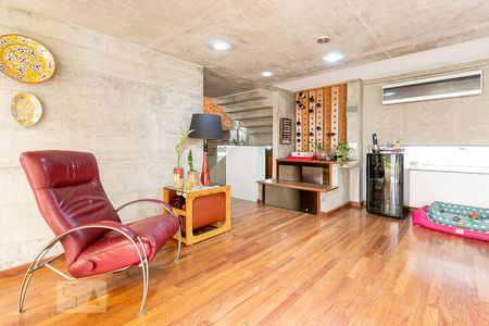 Sala de casa à venda com 5 quartos, 450m² em Alto de Pinheiros, São Paulo