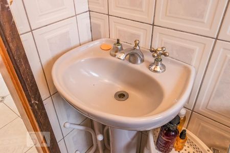 Casa à venda com 325m², 4 quartos e 2 vagas Casa à venda com 325m², 4 quartos e 2 vagasBanheiro da Suíte 4