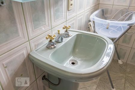 Casa à venda com 325m², 4 quartos e 2 vagas Casa à venda com 325m², 4 quartos e 2 vagasBanheiro da Suíte 1