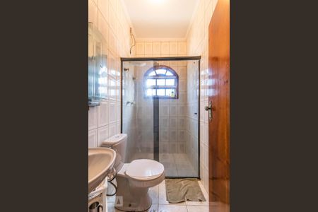 Casa à venda com 325m², 4 quartos e 2 vagas Casa à venda com 325m², 4 quartos e 2 vagasBanheiro da Suíte 4