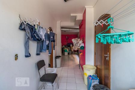 Casa à venda com 325m², 4 quartos e 2 vagas Casa à venda com 325m², 4 quartos e 2 vagasÁrea de Serviço