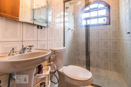 Casa à venda com 325m², 4 quartos e 2 vagas Casa à venda com 325m², 4 quartos e 2 vagasBanheiro da Suíte 4