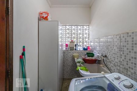 Casa à venda com 325m², 4 quartos e 2 vagas Casa à venda com 325m², 4 quartos e 2 vagasÁrea de Serviço