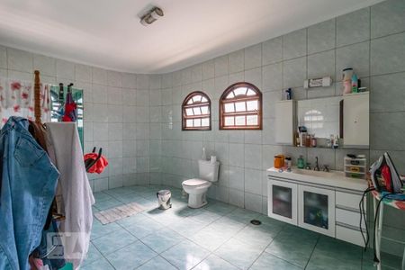 Casa à venda com 325m², 4 quartos e 2 vagas Casa à venda com 325m², 4 quartos e 2 vagasBanheiro da Suíte 3a