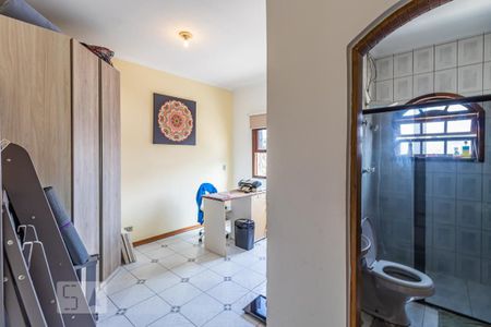 Casa à venda com 325m², 4 quartos e 2 vagas Casa à venda com 325m², 4 quartos e 2 vagasSuíte 4