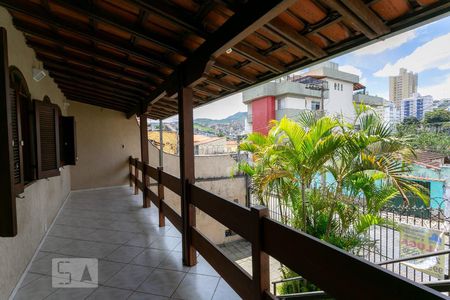 Varanda de casa para alugar com 3 quartos, 230m² em Santa Tereza, Belo Horizonte