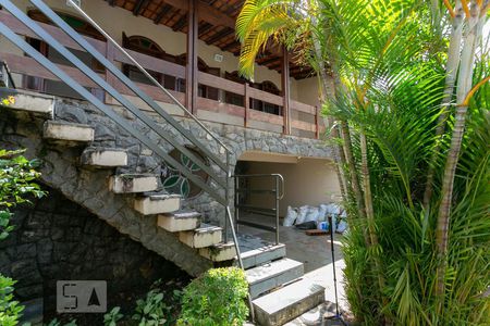 Entrada de casa para alugar com 3 quartos, 230m² em Santa Tereza, Belo Horizonte