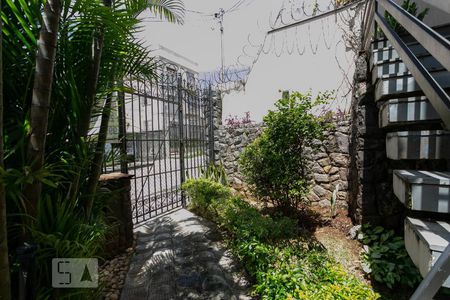 Entrada de casa para alugar com 3 quartos, 230m² em Santa Tereza, Belo Horizonte