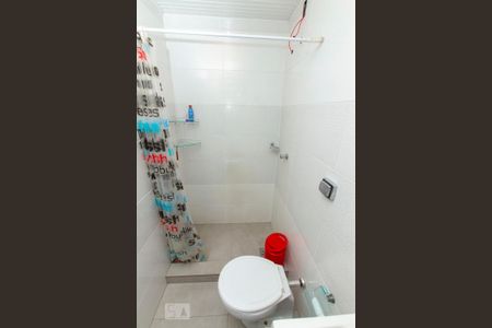 Banheiro de apartamento à venda com 2 quartos, 50m² em Jardim Itu, Porto Alegre