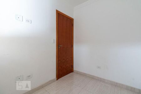 Quarto 1 de apartamento para alugar com 2 quartos, 40m² em Vila Carmosina, São Paulo