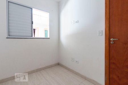 Quarto 1 de apartamento para alugar com 2 quartos, 40m² em Vila Carmosina, São Paulo