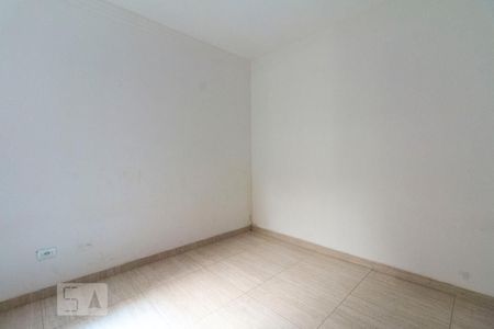 Quarto 2 de apartamento para alugar com 2 quartos, 40m² em Vila Carmosina, São Paulo