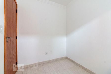 Quarto 1 de apartamento para alugar com 2 quartos, 40m² em Vila Carmosina, São Paulo