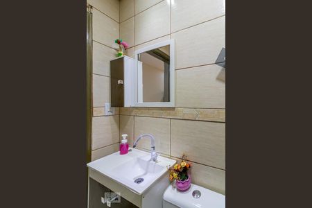 Banheiro 1  de casa à venda com 3 quartos, 153m² em Jardim Santa Emília, São Paulo