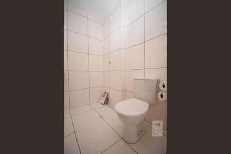 Banheiro de apartamento para alugar com 1 quarto, 45m² em Samambaia Sul (samambaia), Brasília