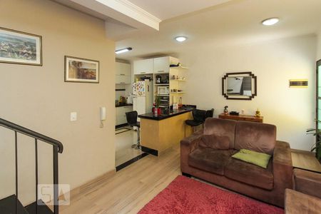 Sala de casa de condomínio à venda com 2 quartos, 66m² em Vila Paulo Silas, São Paulo