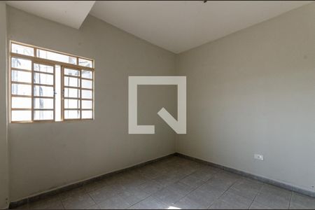 Quarto 1 de casa para alugar com 2 quartos, 55m² em Jardim Almanara, São Paulo