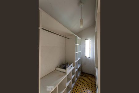 Closet da Suite  de casa para alugar com 4 quartos, 250m² em Piratininga, Niterói