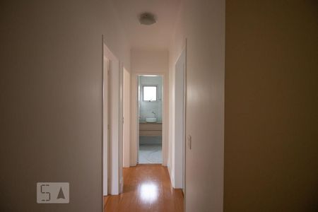 Corredor de apartamento para alugar com 2 quartos, 60m² em Vila da Saúde, São Paulo