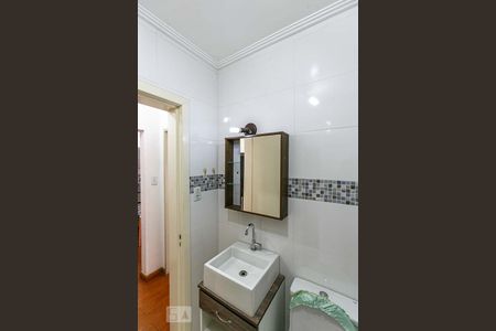 Banheiro de apartamento para alugar com 1 quarto, 50m² em Jardim Botânico, Porto Alegre