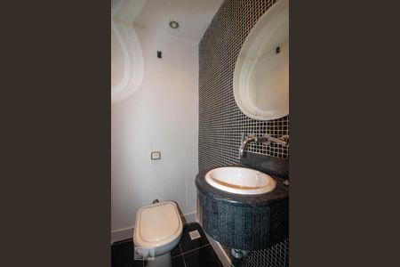 Lavabo de apartamento para alugar com 2 quartos, 80m² em Moinhos de Vento, Porto Alegre