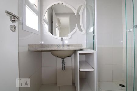 Banheiro da suíte 1 de apartamento à venda com 3 quartos, 109m² em Jardim Aeroporto, São Paulo