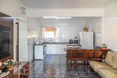 Sala e cozinha de casa à venda com 5 quartos, 240m² em Burgo Paulista, São Paulo