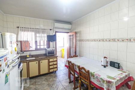 Casa à venda com 157m², 3 quartos e sem vaga Casa à venda com 157m², 3 quartos e sem vagaCozinha