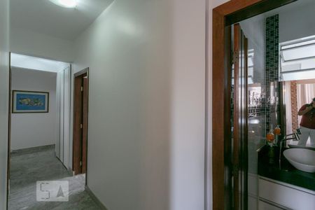 Corredor de apartamento à venda com 4 quartos, 160m² em Cruzeiro, Belo Horizonte