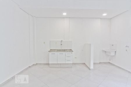 Sala/Cozinha de casa para alugar com 2 quartos, 65m² em Parque Sao Luis, São Paulo