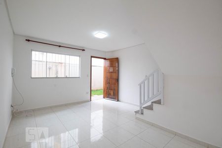 Sala de casa de condomínio à venda com 2 quartos, 74m² em Conceição, Osasco
