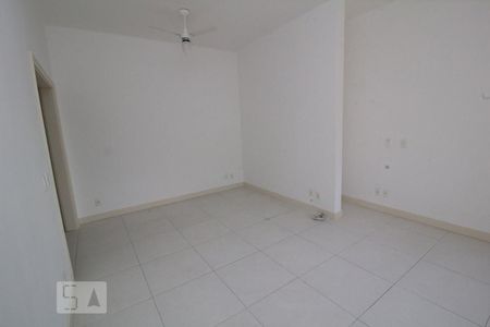 Sala/Quarto de apartamento à venda com 1 quarto, 34m² em Centro, Rio de Janeiro